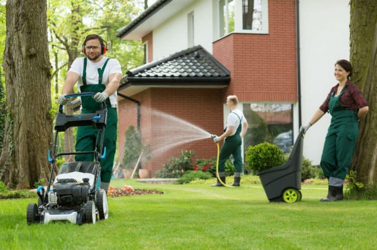 can lawn mowers get wet